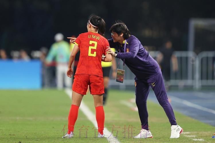 中国女足3:4负于日本队 无缘亚运会决赛 中国女足3:4负于日本队 无缘亚运会决赛
